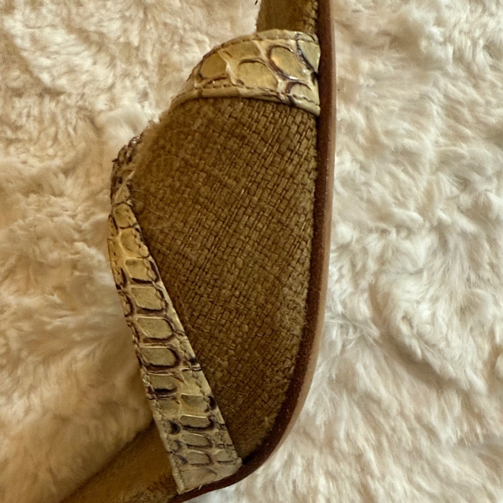 Prada Tan and Cream Raffia Heels with Embellished Design Size 39.5 - Picture 8 of 8
